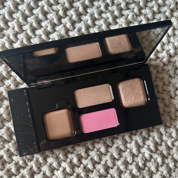 Il Makiage HIGH POINT FACE SHAPING PALETTE - Picture 2 of 7